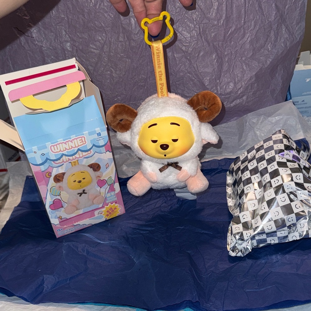 Disney/Miniso Winnie CONFIRMED Sheep Mouton - Picture 2 of 9